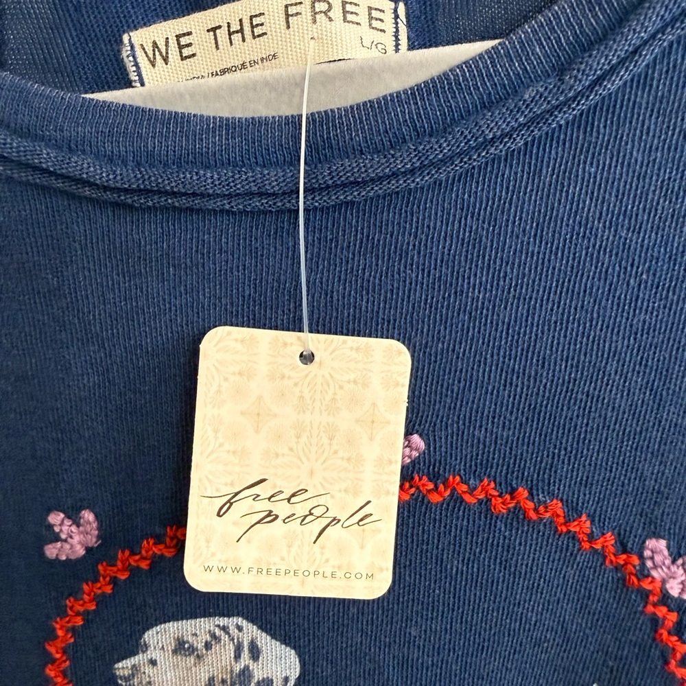 FREE PEOPLE - We the free  - Dalmatian embroidery Blue  Graphic T-Shirt - Picture 4 of 5